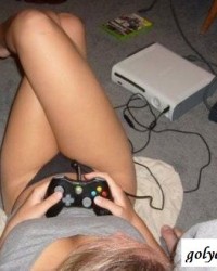 Сексуальные девушки геймеры (35 фотографий)