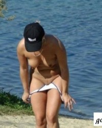 Раздетые части тела неосторожных девушек