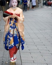 Настоящие японские гейши на улице