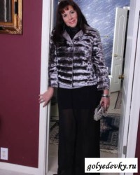 Внушительные размеры задницы голой дамы (15 фото эротики)