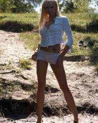 Обнаженная белорусская девушка с приличными сиськами (20 фото)