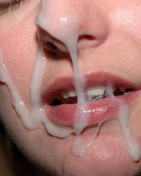 У девки сперма капает с носа (61 фото)