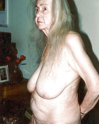 Голая девяностолетняя бабка (61 фото)