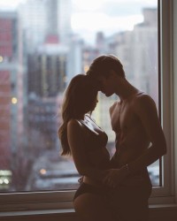 Секс пар у окна (41 фото)