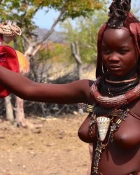 Голые женщины племен африки (60 фото)