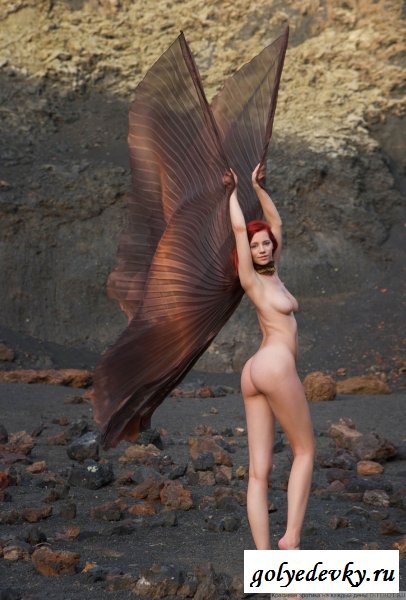 Рыжая девушка ангел