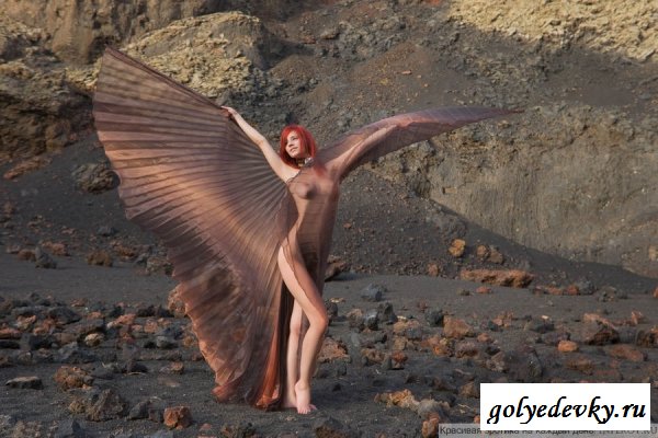 Рыжая девушка ангел