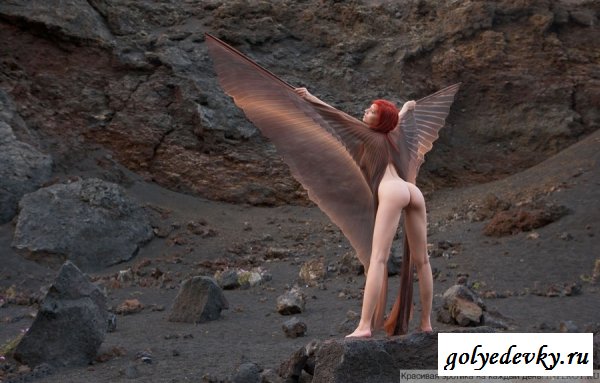 Рыжая девушка ангел