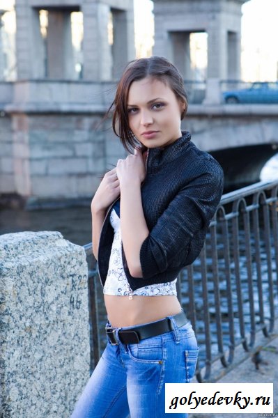 Тёлочка на стуле (16 фото)