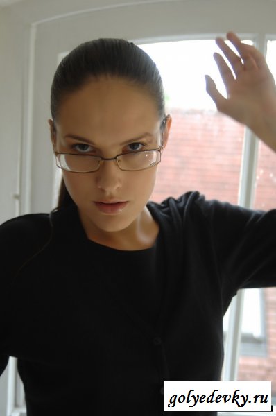 Строгая сучка в очках