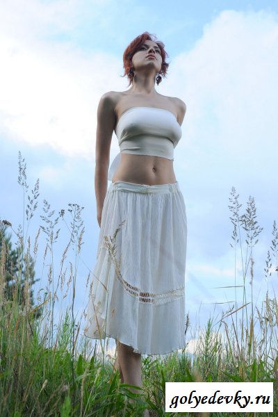 Рыженькая гуляющая девка