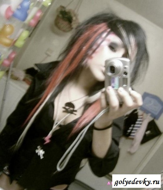 Подборка эмо девушек (27 фотографий)