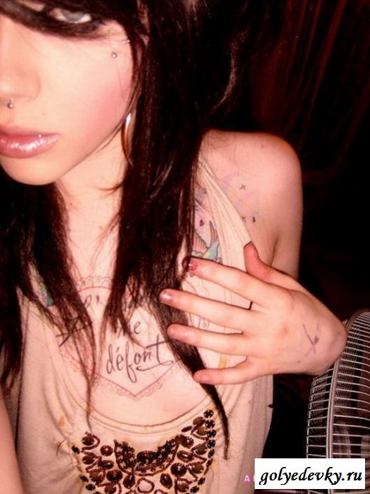 Подборка эмо девушек (27 фотографий)