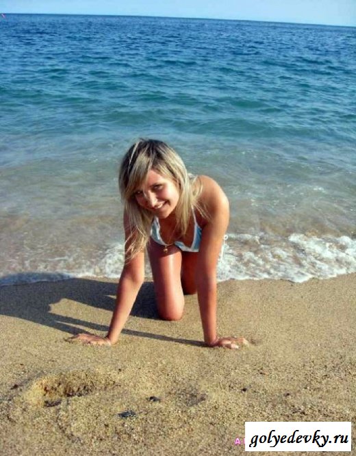 Симпатичные девушки на пляже (25 фотографий) Симпатичные девушки на пляже (25 фотографий)