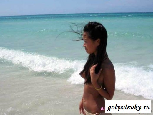 Симпатичные девушки на пляже (25 фотографий) Симпатичные девушки на пляже (25 фотографий)