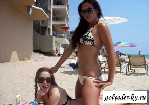 Симпатичные девушки на пляже (25 фотографий) Симпатичные девушки на пляже (25 фотографий)