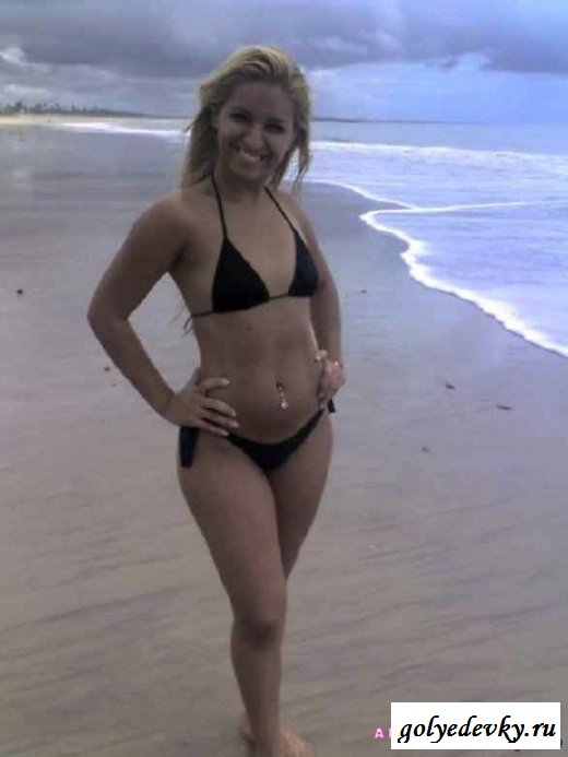 Симпатичные девушки на пляже (25 фотографий) Симпатичные девушки на пляже (25 фотографий)