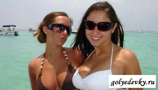 Симпатичные девушки на пляже (25 фотографий) Симпатичные девушки на пляже (25 фотографий)