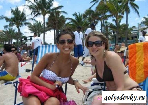 Симпатичные девушки на пляже (25 фотографий) Симпатичные девушки на пляже (25 фотографий)