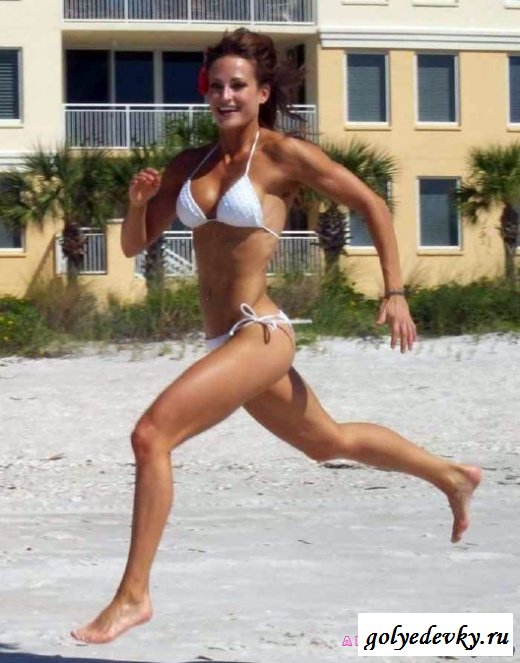 Симпатичные девушки на пляже (25 фотографий) Симпатичные девушки на пляже (25 фотографий)