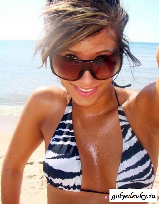 Симпатичные девушки на пляже (25 фотографий) Симпатичные девушки на пляже (25 фотографий)