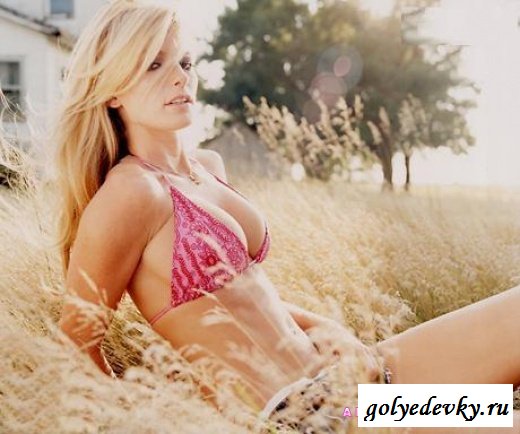 Девушки показывают попки (20 фотографий) Девушки показывают попки (20 фотографий)