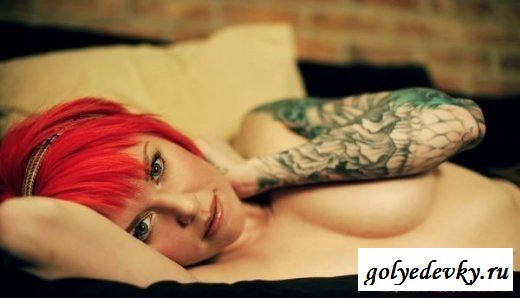Девушки с татуировками (33 фотографии)