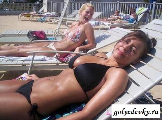 Девушки в купальниках (17 фотографий)