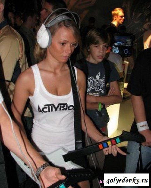 Сексуальные девушки геймеры (35 фотографий) Сексуальные девушки геймеры (35 фотографий)