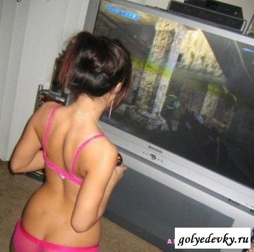 Сексуальные девушки геймеры (35 фотографий) Сексуальные девушки геймеры (35 фотографий)