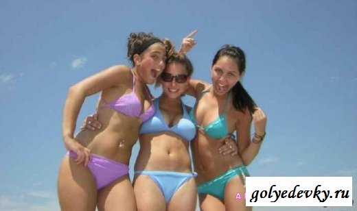 Возбуждающие пляжные девушки (30 фотографий)