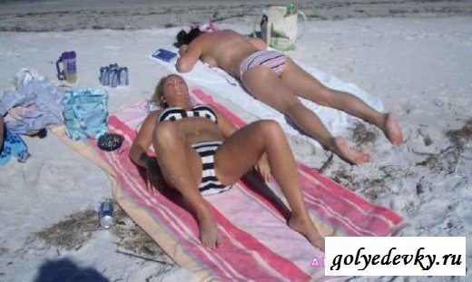 Возбуждающие пляжные девушки (30 фотографий)