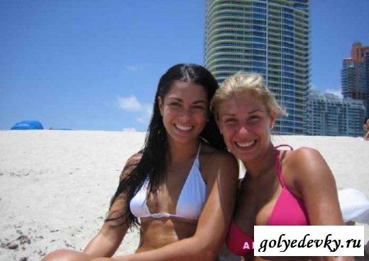 Возбуждающие пляжные девушки (30 фотографий)