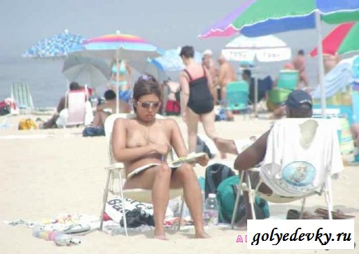 Возбуждающие пляжные девушки (30 фотографий)