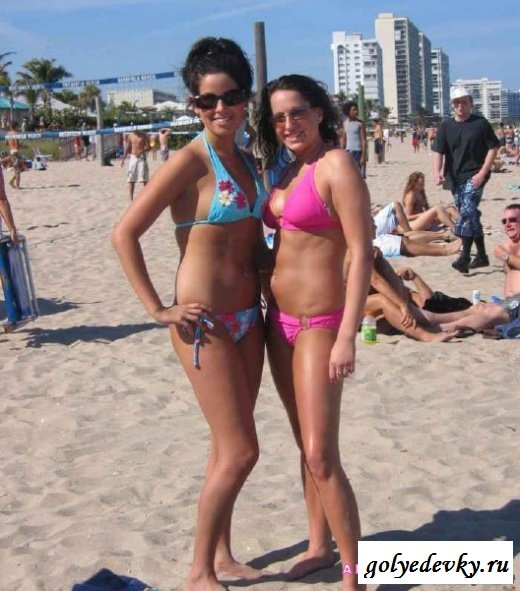 Возбуждающие пляжные девушки (30 фотографий)