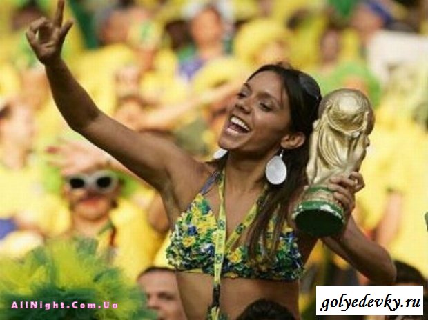 Самые сексуальные болельщицы (24 фотографии)