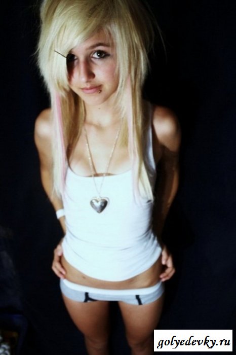 Подборка эмо девушек (27 фотографий)