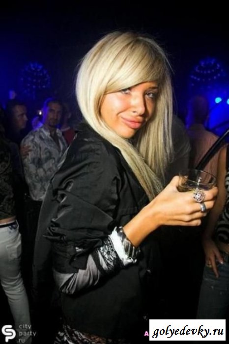 Девочка надувают губки (34 фотографии)