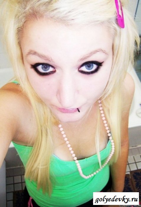 Порция эмо девушек (24 фотографии) 