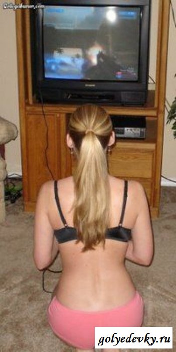 Сексуальные девушки геймеры (35 фотографий)