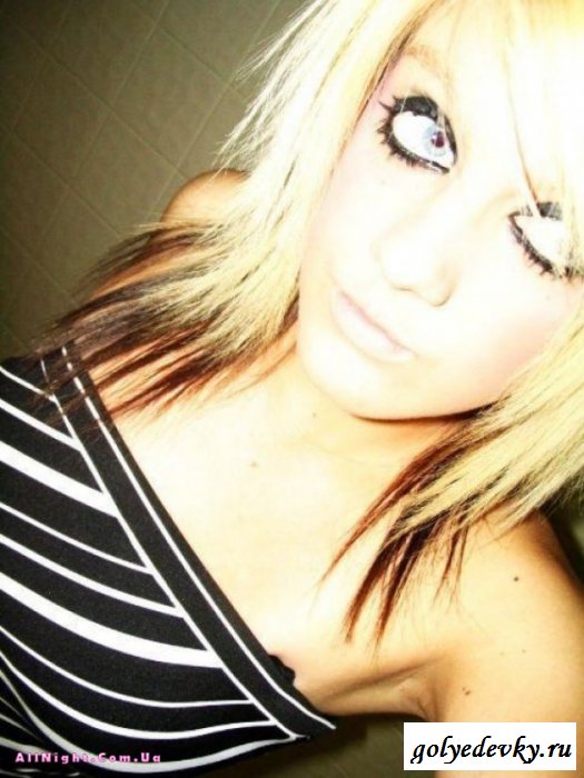 Двадцать шесть эмо девушек (26 фотографий) 