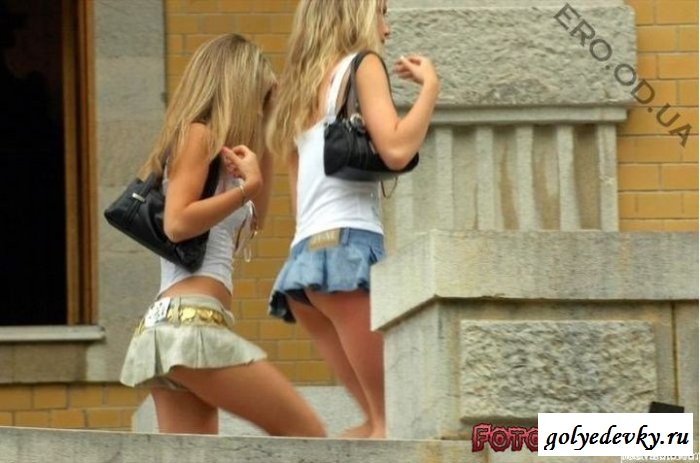 Засветы красивых раздетых девушек (14 фотографий) 