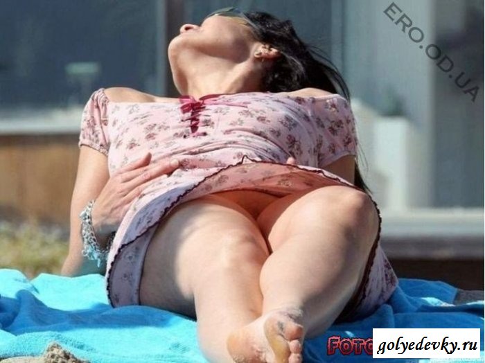 Засветы красивых раздетых девушек (14 фотографий) 