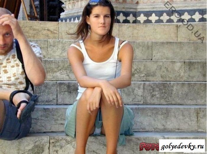 Засветы красивых раздетых девушек (14 фотографий) 