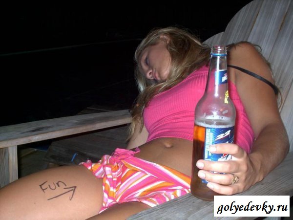 Вульгарные пьяные девицы