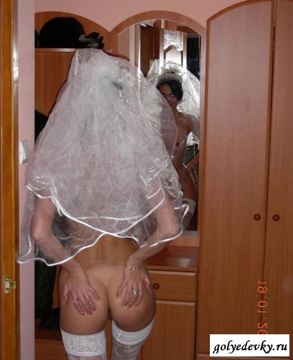 Состоявшиеся голые супруги без трусов