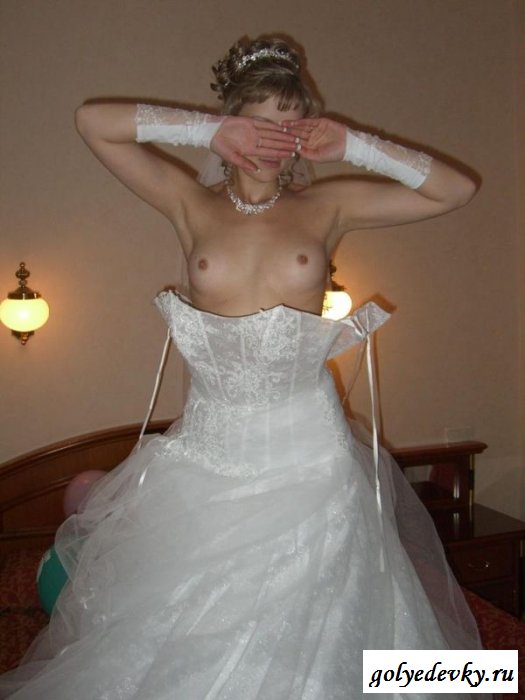 Состоявшиеся голые супруги без трусов