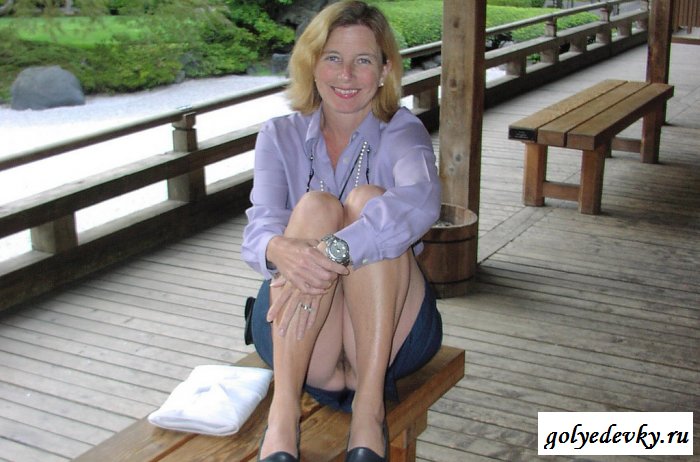 Не одевают трусики под юбки летом