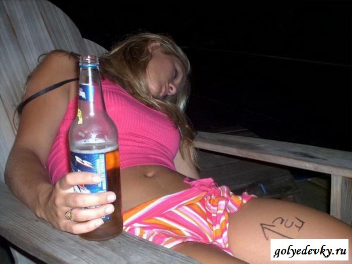 Грязные пьяные обнаженные шлюхи 