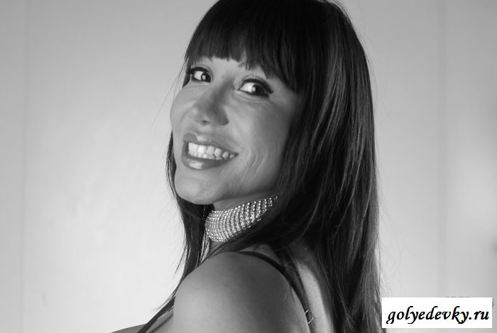 Раскованная сиськастая мамочка в опьянении 